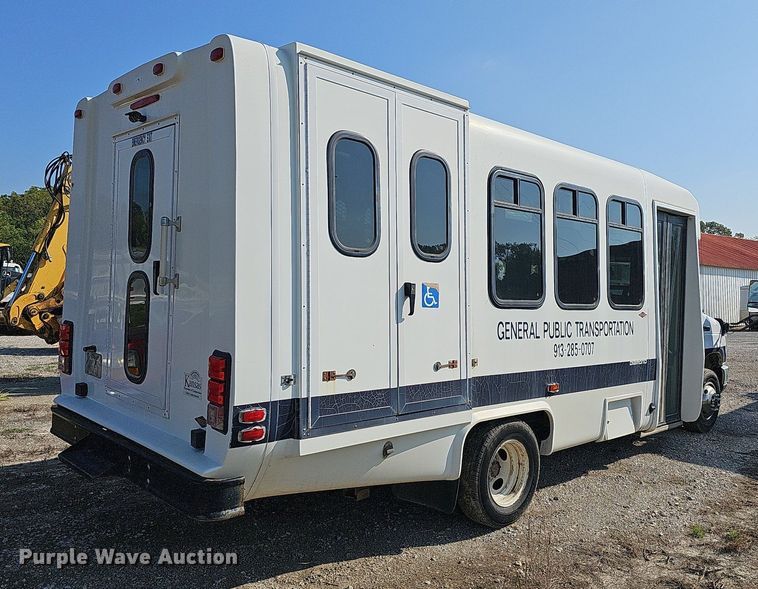 image for item DN8630 2017 Ford E450 Super Duty  shuttle bus