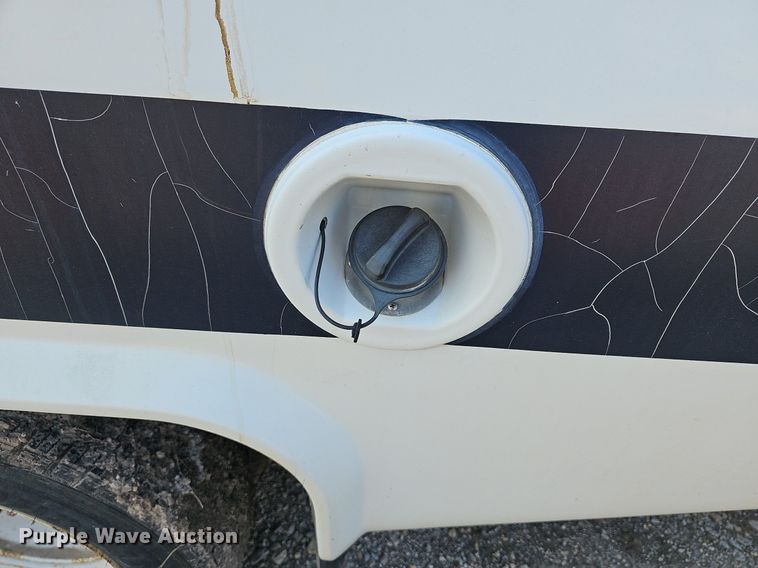 image for item DN8630 2017 Ford E450 Super Duty  shuttle bus