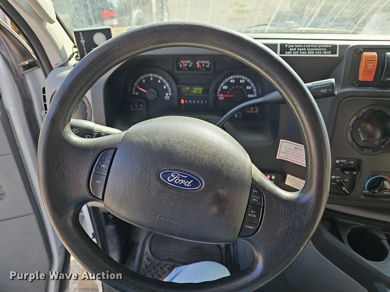 image for item DN8630 2017 Ford E450 Super Duty  shuttle bus