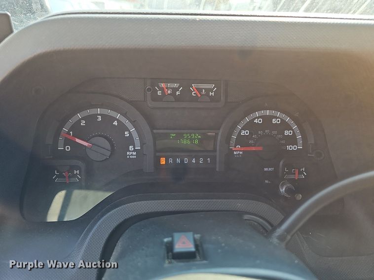 image for item DN8630 2017 Ford E450 Super Duty  shuttle bus