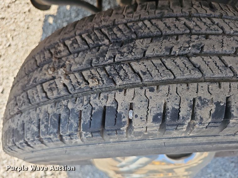 image for item DN8630 2017 Ford E450 Super Duty  shuttle bus