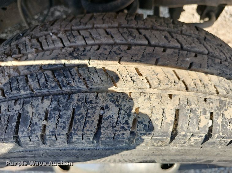 image for item DN8630 2017 Ford E450 Super Duty  shuttle bus