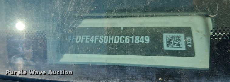 image for item DN8630 2017 Ford E450 Super Duty  shuttle bus