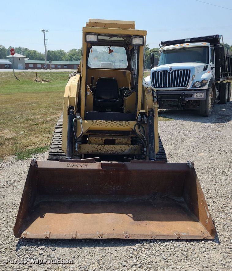 image for item DN8633 2000 ASV Posi-Track 4810  tracked skid steer loader