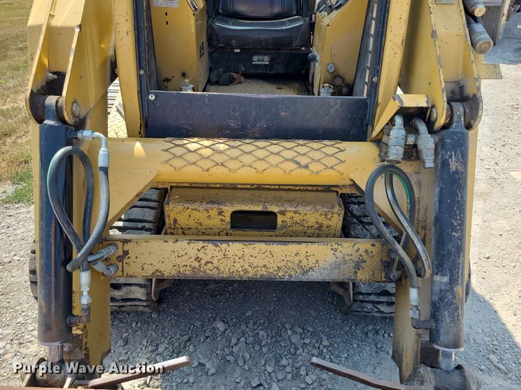 image for item DN8633 2000 ASV Posi-Track 4810  tracked skid steer loader