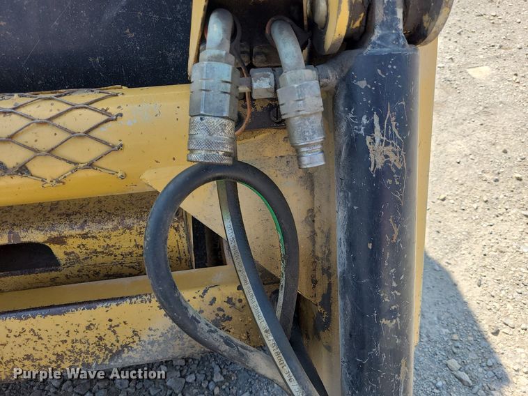 image for item DN8633 2000 ASV Posi-Track 4810  tracked skid steer loader