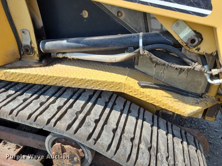 image for item DN8633 2000 ASV Posi-Track 4810  tracked skid steer loader