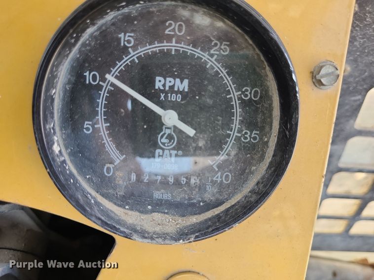 image for item DN8633 2000 ASV Posi-Track 4810  tracked skid steer loader