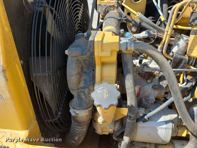 image for item DN8633 2000 ASV Posi-Track 4810  tracked skid steer loader