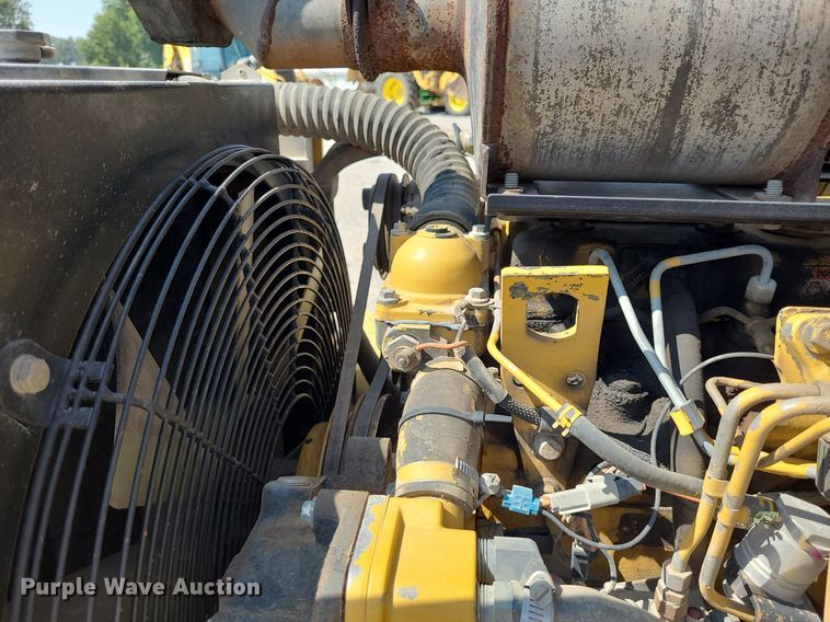 image for item DN8633 2000 ASV Posi-Track 4810  tracked skid steer loader