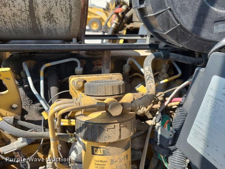 image for item DN8633 2000 ASV Posi-Track 4810  tracked skid steer loader