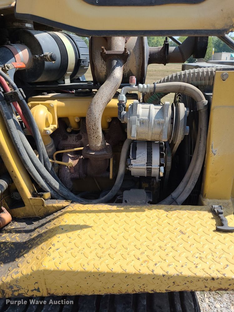 image for item DN8633 2000 ASV Posi-Track 4810  tracked skid steer loader