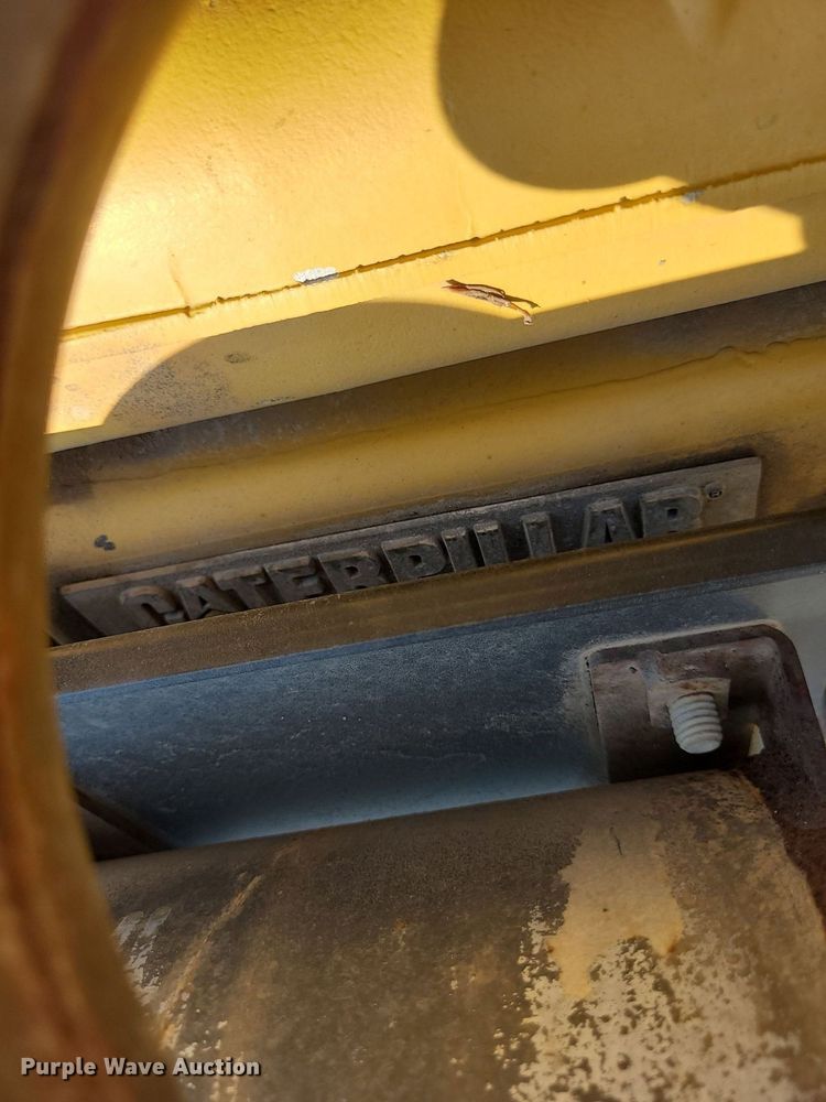 image for item DN8633 2000 ASV Posi-Track 4810  tracked skid steer loader