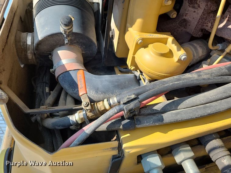 image for item DN8633 2000 ASV Posi-Track 4810  tracked skid steer loader