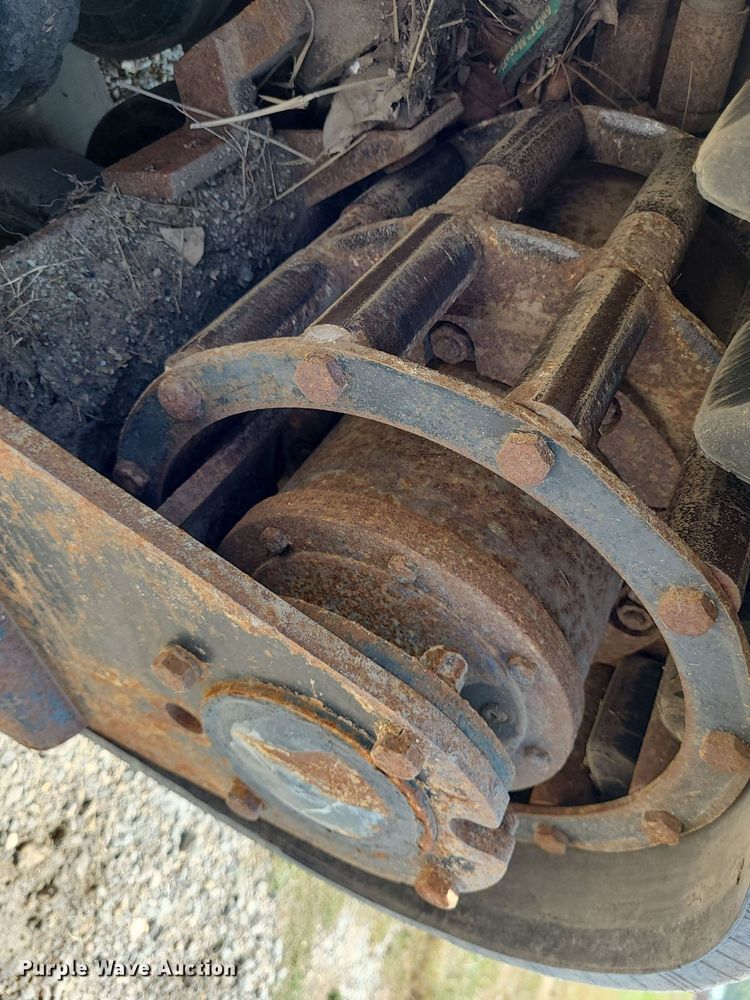 image for item DN8633 2000 ASV Posi-Track 4810  tracked skid steer loader