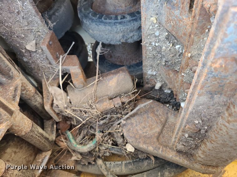 image for item DN8633 2000 ASV Posi-Track 4810  tracked skid steer loader