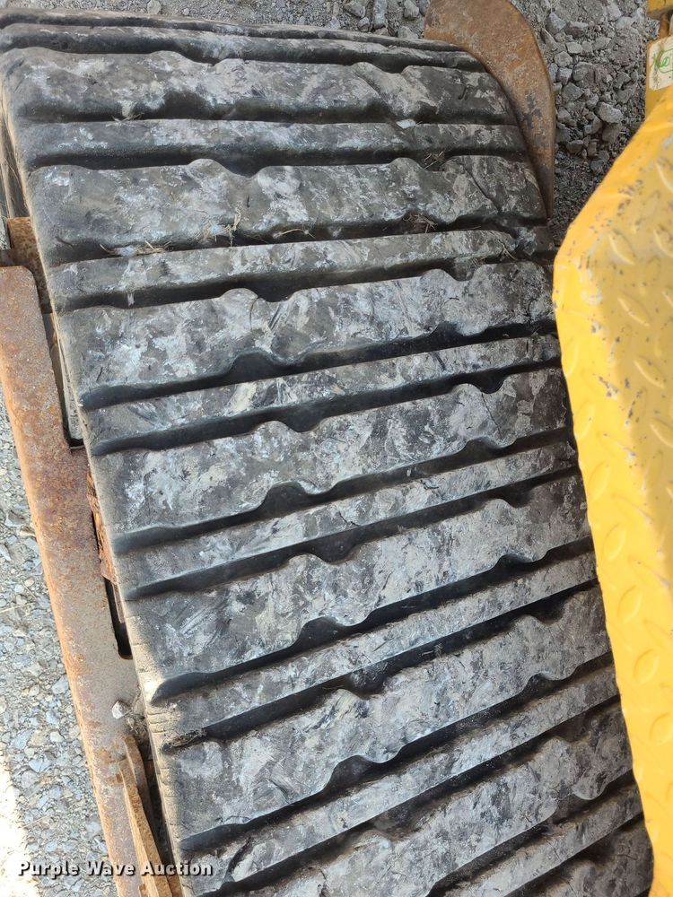 image for item DN8633 2000 ASV Posi-Track 4810  tracked skid steer loader