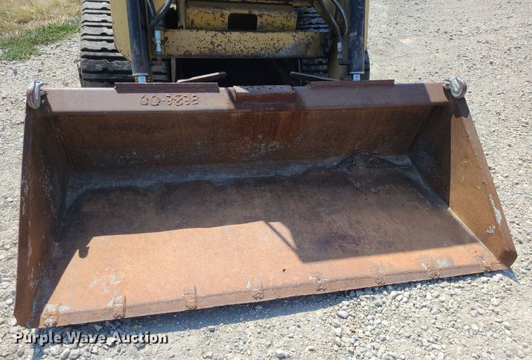 image for item DN8633 2000 ASV Posi-Track 4810  tracked skid steer loader