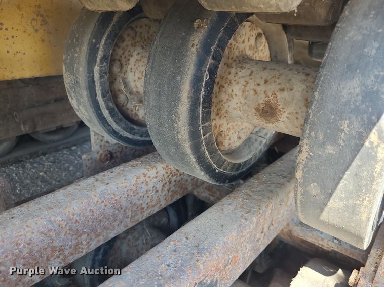 image for item DN8633 2000 ASV Posi-Track 4810  tracked skid steer loader