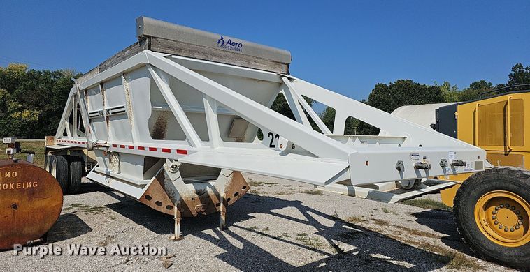 image for item DN8634 2018 Trail King TKBD22402  bottom dump trailer