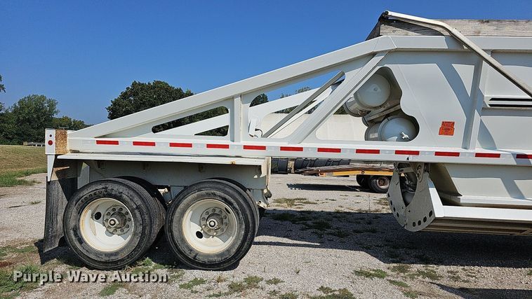 image for item DN8634 2018 Trail King TKBD22402  bottom dump trailer