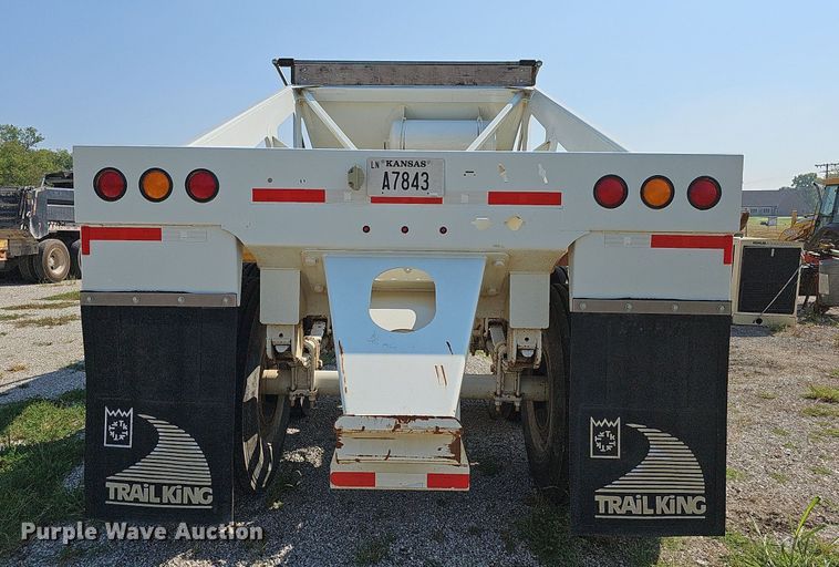 image for item DN8634 2018 Trail King TKBD22402  bottom dump trailer