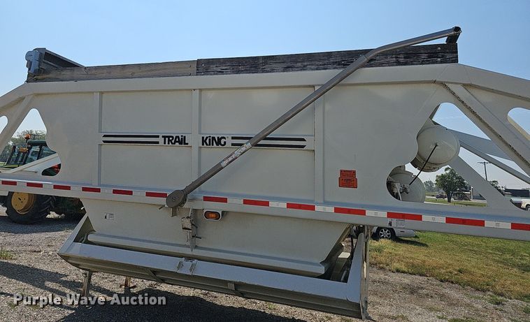 image for item DN8634 2018 Trail King TKBD22402  bottom dump trailer