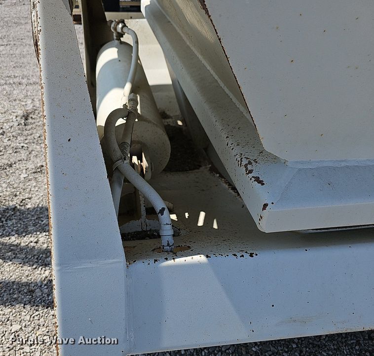 image for item DN8634 2018 Trail King TKBD22402  bottom dump trailer