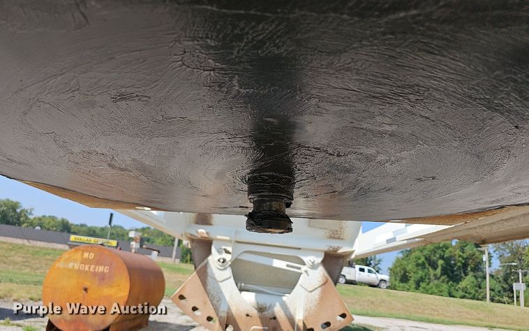 image for item DN8634 2018 Trail King TKBD22402  bottom dump trailer