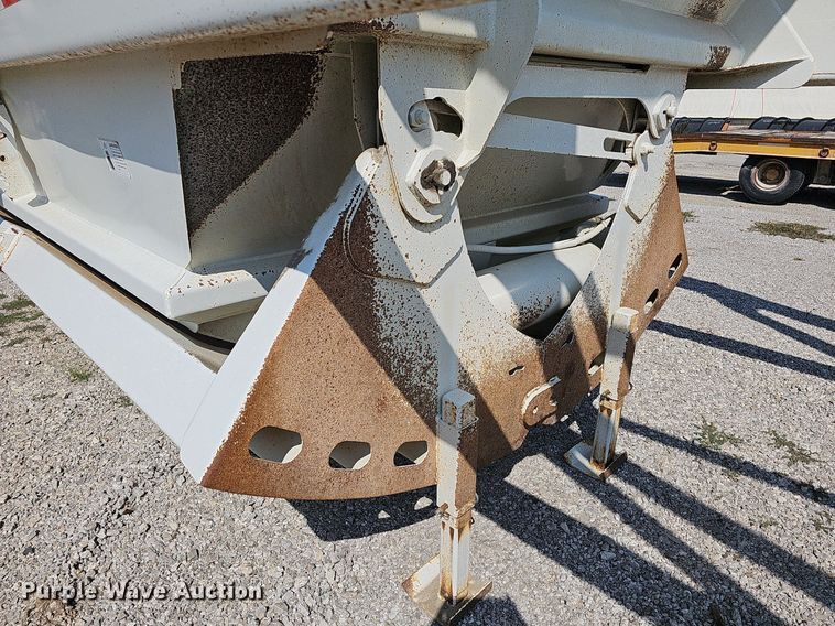 image for item DN8634 2018 Trail King TKBD22402  bottom dump trailer