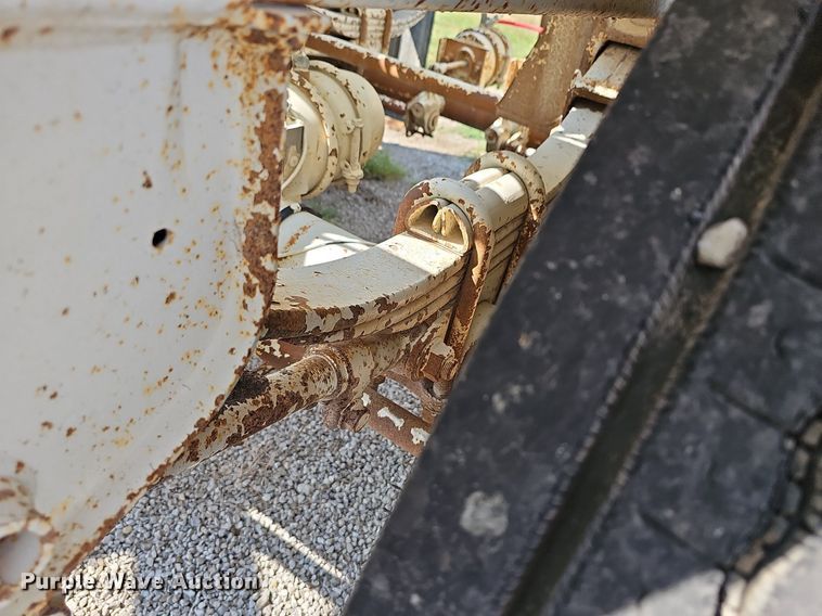 image for item DN8634 2018 Trail King TKBD22402  bottom dump trailer