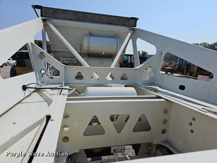 image for item DN8634 2018 Trail King TKBD22402  bottom dump trailer