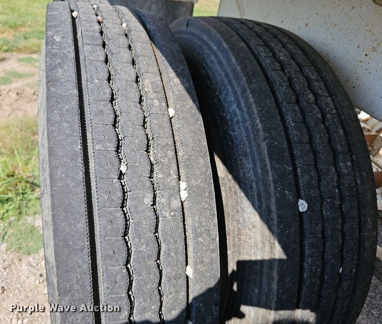 image for item DN8634 2018 Trail King TKBD22402  bottom dump trailer