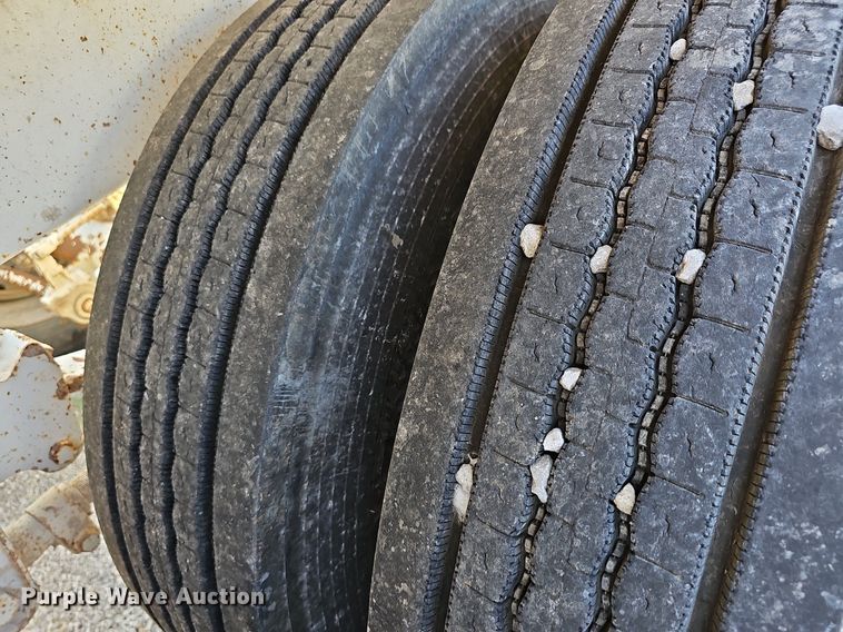 image for item DN8634 2018 Trail King TKBD22402  bottom dump trailer