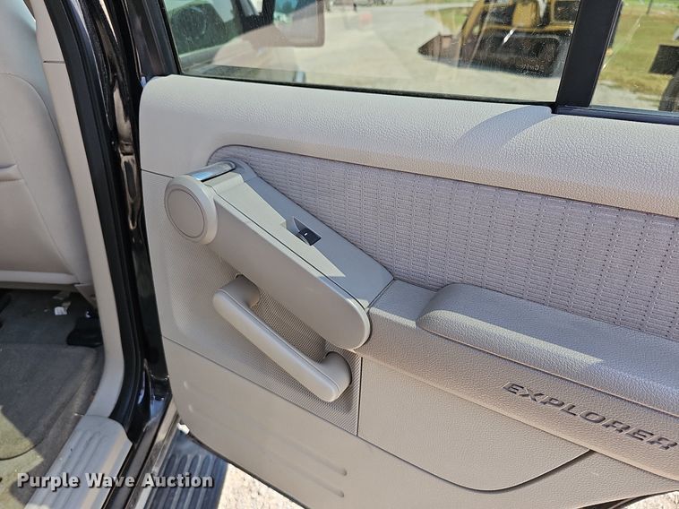 image for item DN8665 2007 Ford Explorer XLT  SUV