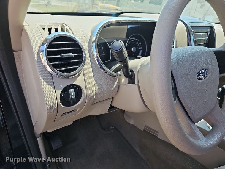 image for item DN8665 2007 Ford Explorer XLT  SUV