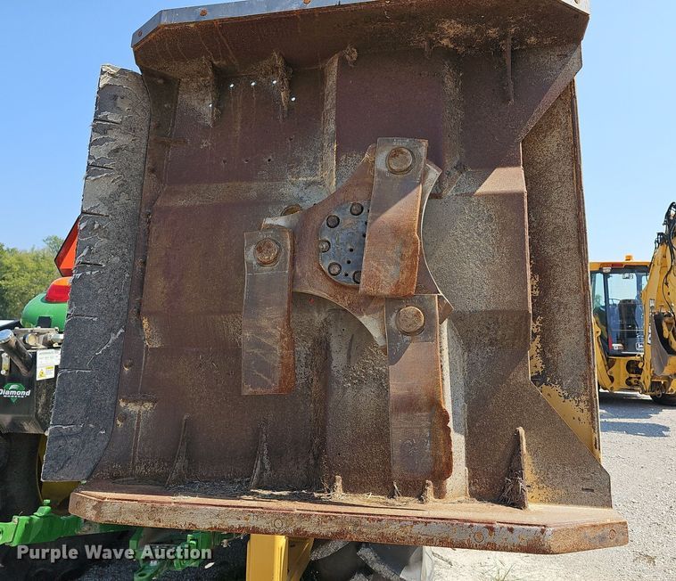 image for item DN8692 2020 John Deere 6105E  MFWD tractor