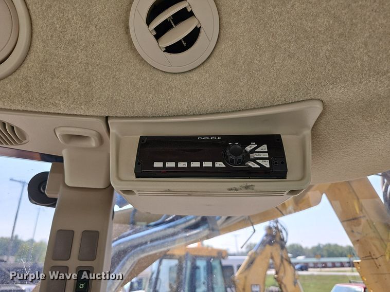 image for item DN8692 2020 John Deere 6105E  MFWD tractor