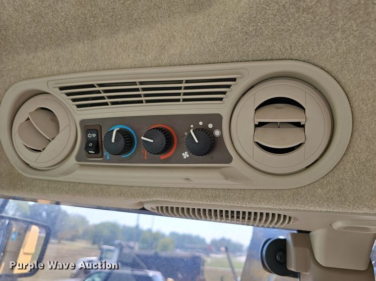 image for item DN8692 2020 John Deere 6105E  MFWD tractor