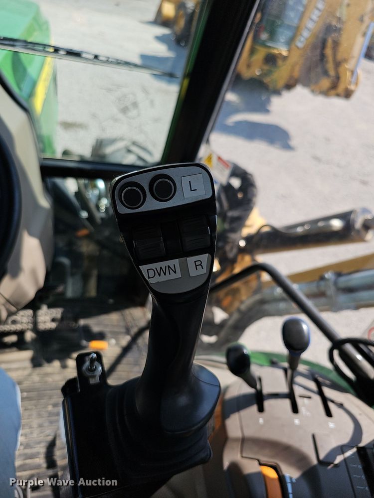 image for item DN8692 2020 John Deere 6105E  MFWD tractor