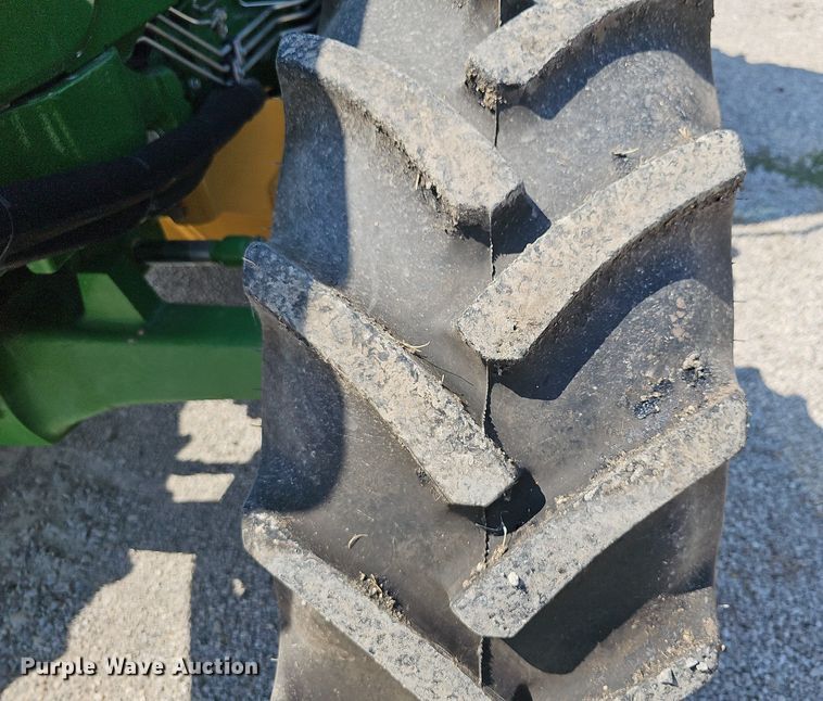 image for item DN8692 2020 John Deere 6105E  MFWD tractor