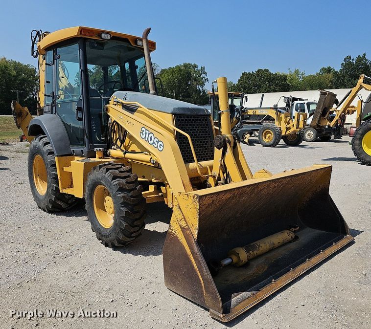 image for item DN8693 2003 John Deere 310SG  backhoe