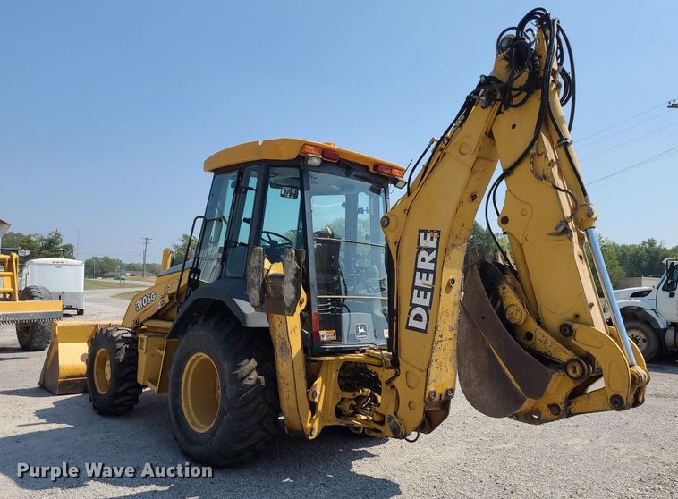 image for item DN8693 2003 John Deere 310SG  backhoe