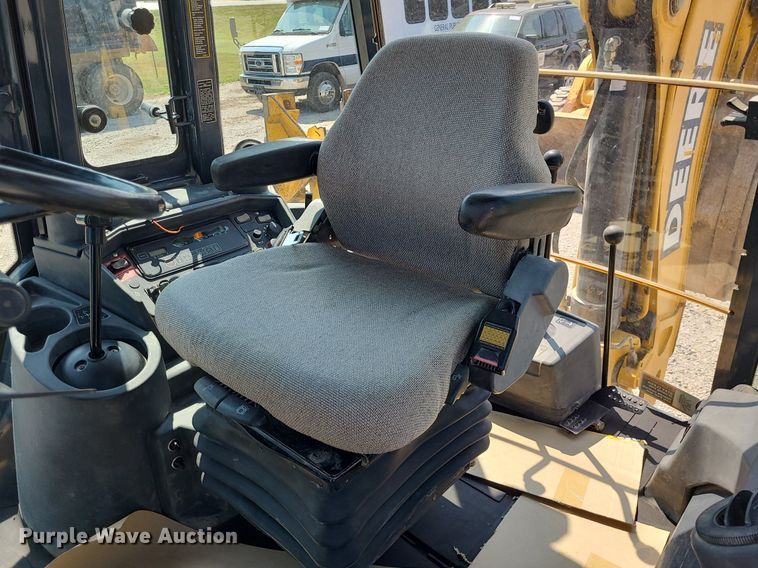 image for item DN8693 2003 John Deere 310SG  backhoe