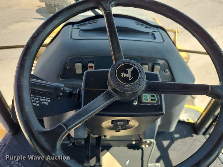 image for item DN8693 2003 John Deere 310SG  backhoe