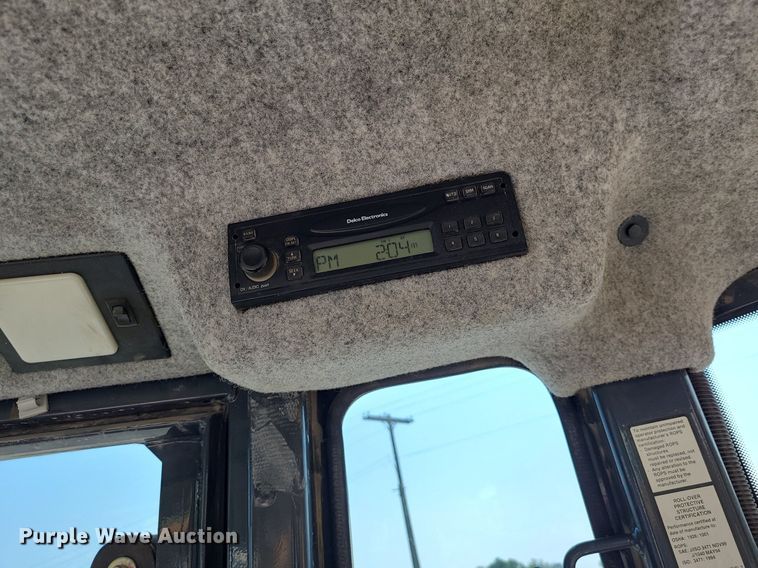 image for item DN8693 2003 John Deere 310SG  backhoe