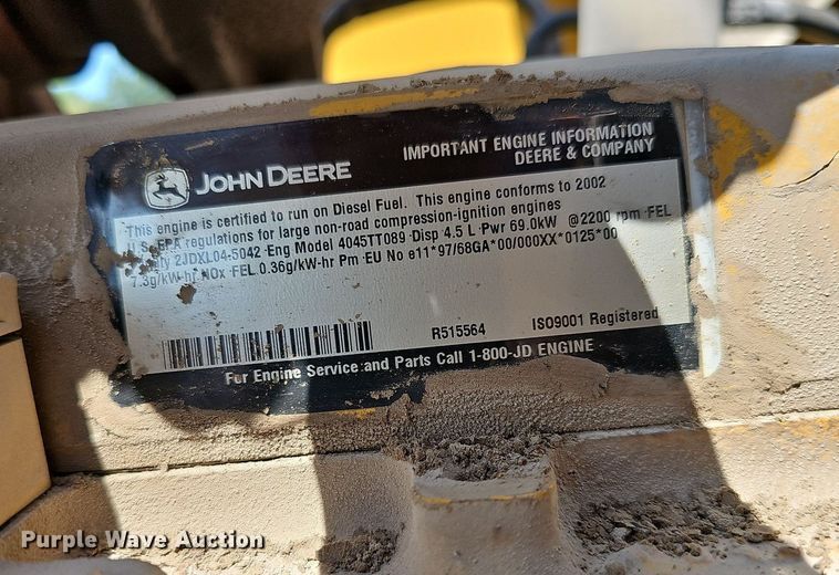 image for item DN8693 2003 John Deere 310SG  backhoe