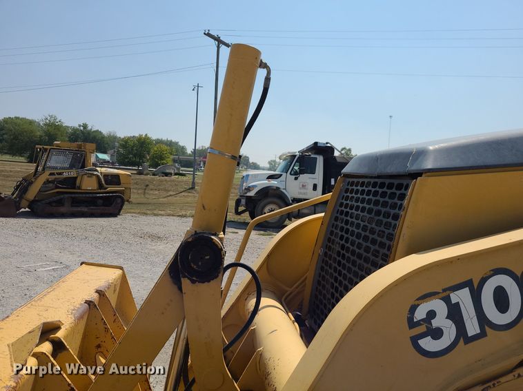 image for item DN8693 2003 John Deere 310SG  backhoe