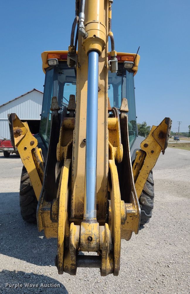 image for item DN8693 2003 John Deere 310SG  backhoe