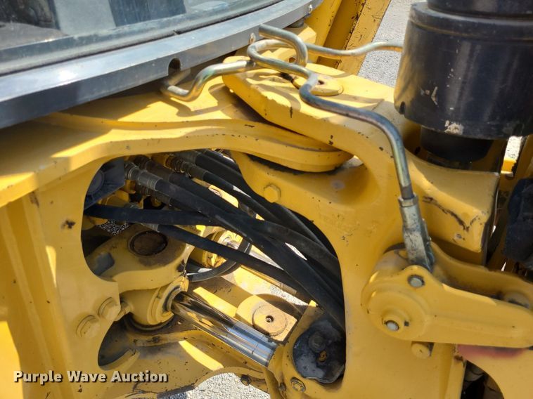 image for item DN8693 2003 John Deere 310SG  backhoe